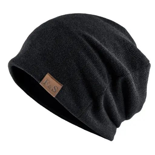 gorro unisex color negro diseño urbano ideal para entretiempo y el frio 